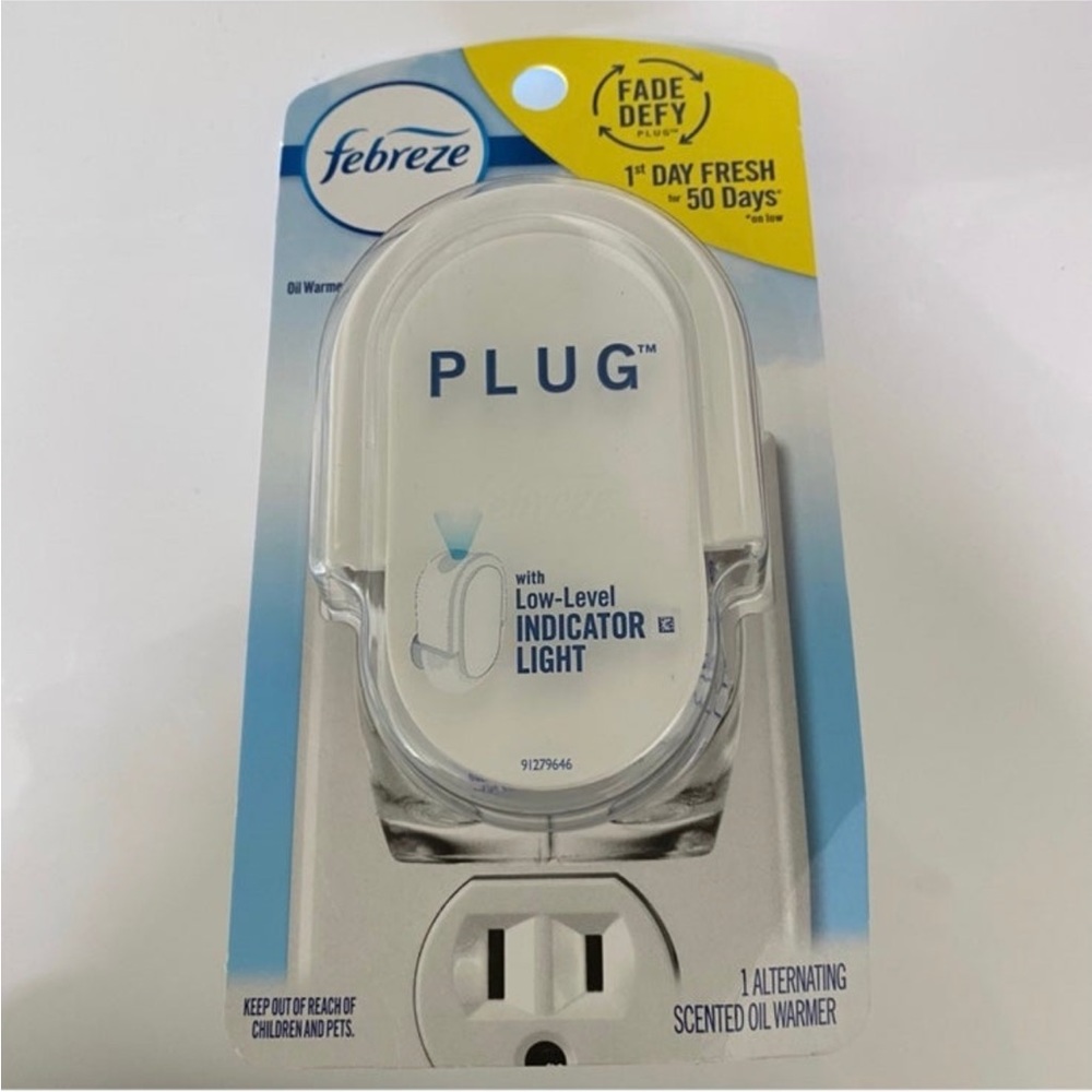 Febreze PLUG Oil Warmer Device